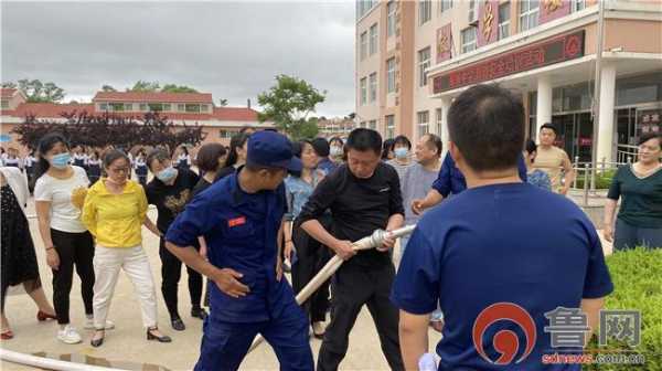 栖霞市翠平中学如何（栖霞市翠屏中心小学）-图2